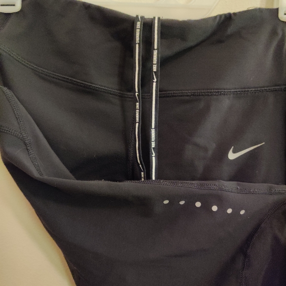Nike Running Dri-Fit reflective leggings - Picture 2 of 5